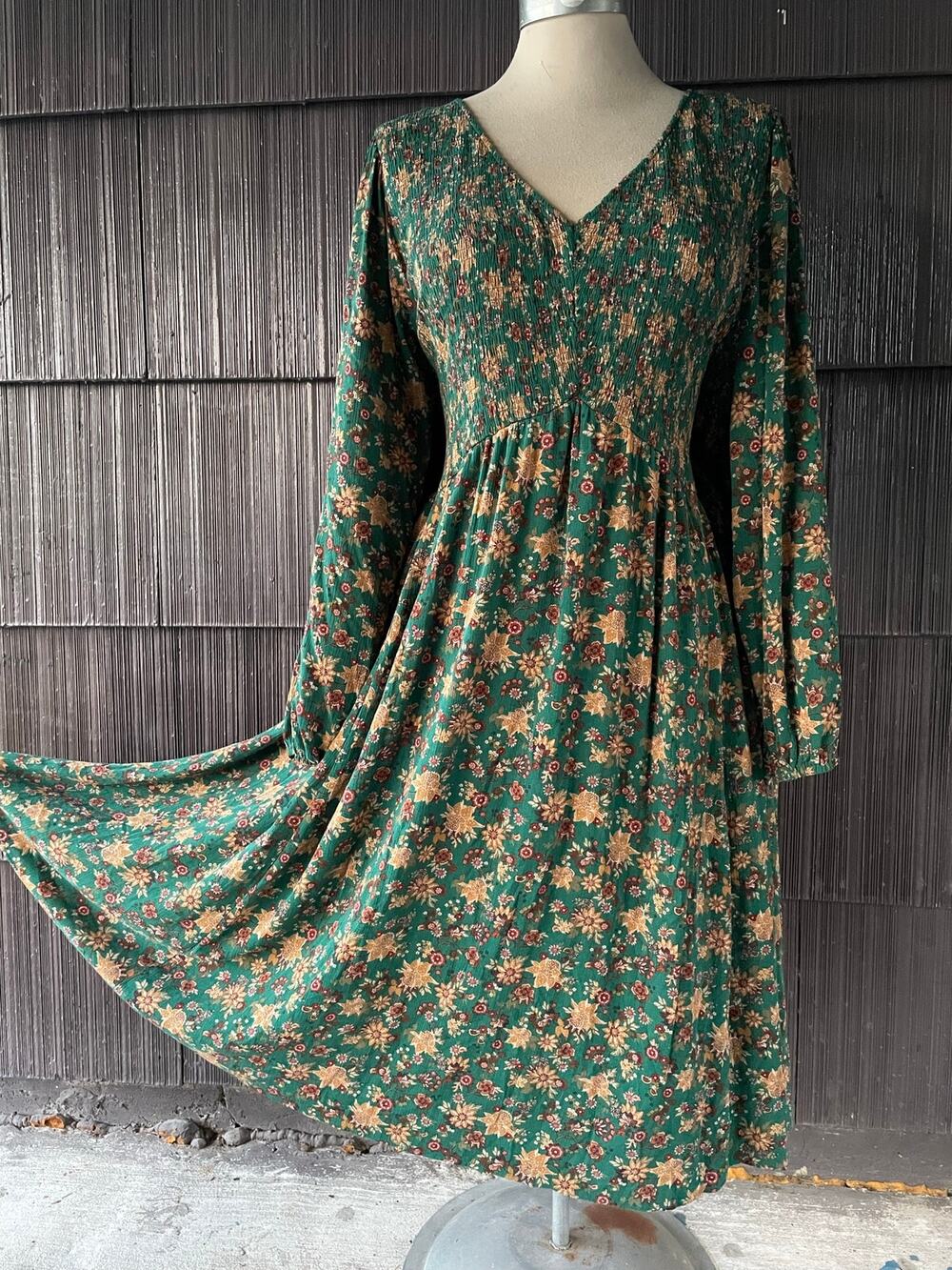 🔥Torrid ditsy floral smocked bodice long sleeve flowy midi dress boho cottage